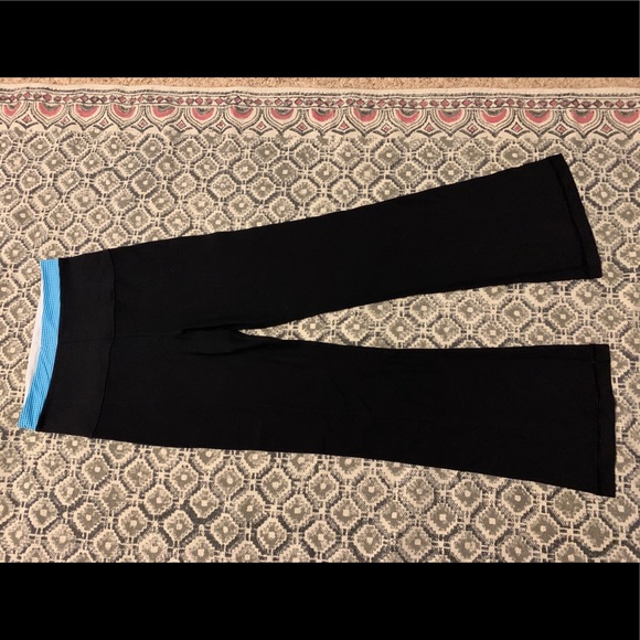 Original Lululemon yoga pant - Picture 2 of 4